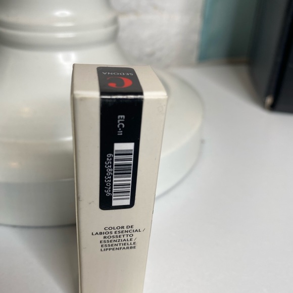 Makeup - Picture 4 of 8